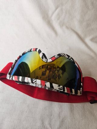 Gafas de esquí con diseño llamativo