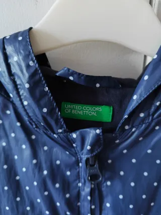 Cortavientos niña Benetton lunares