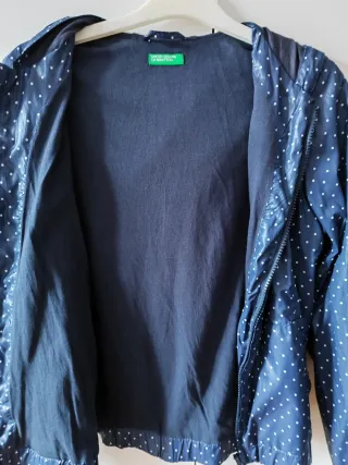 Cortavientos niña Benetton lunares