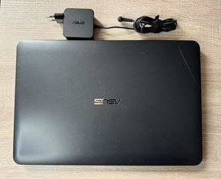 Notebook Asus x555LAB - i5 5th 8gb Ram 240 SSD W10