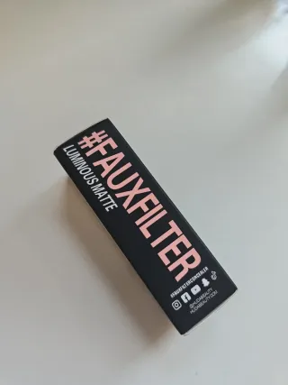 Corrector Huda Beauty Tono Nougat 2.5g