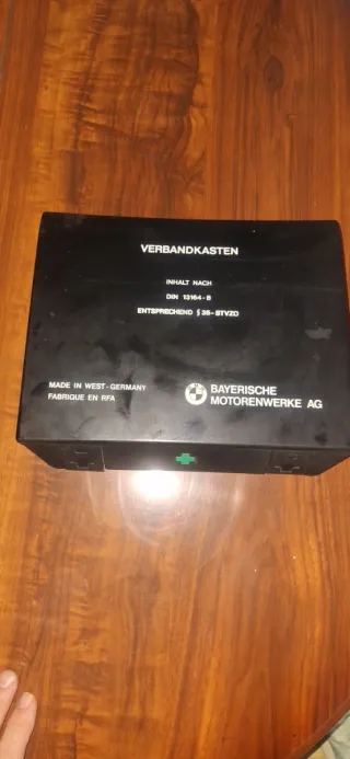 Botiquín BMW E34 750iL Original Made in West-Germa