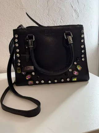 Bolso de cuero SCHUTZ negro con pedrería