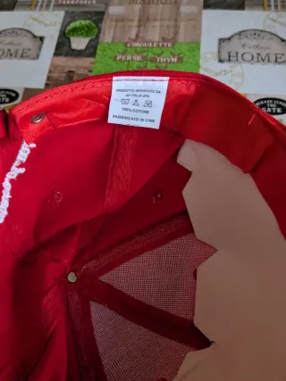 Cappellino Wall's rosso unisex