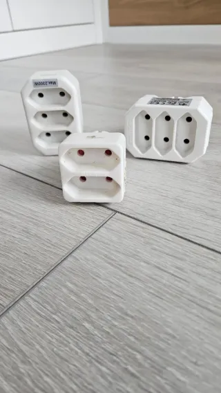 Adaptadores Enchufe Doble y Triple