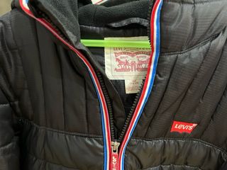 Abrigo Levi's negro niño talla 16