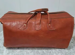 Maletín antiguo de cuero marrón