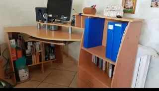 Scrivania Angolare con Libreria Integrata