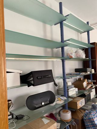 URGE Estantería expositora metal y cristal