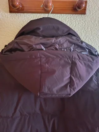 Plumífero Largo Burdeos Zara