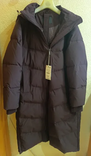 Plumífero Largo Burdeos Zara