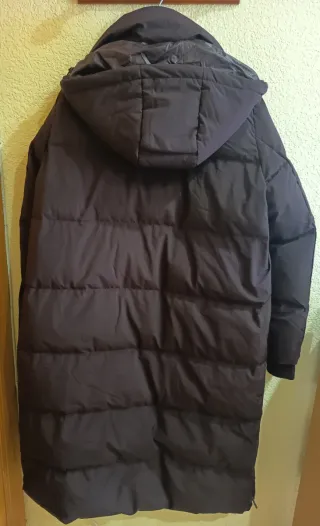 Plumífero Largo Burdeos Zara