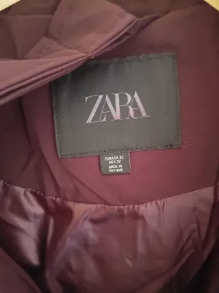 Plumífero Largo Burdeos Zara