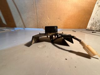 Soporte y luz matrícula Quad Goes 220