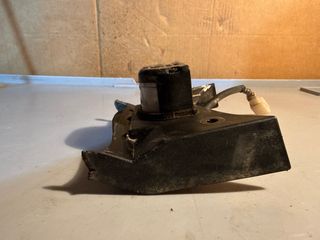 Soporte y luz matrícula Quad Goes 220