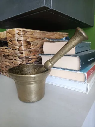 Mortaio e pestello in bronzo