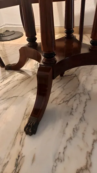 Mesa de caoba redonda  extensible