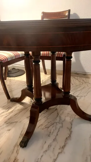 Mesa de caoba redonda  extensible