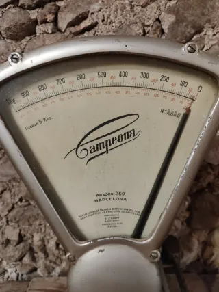 Báscula antigua Campeona