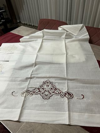 Asciugamani in lino ricamo a mano  pizzo Burano