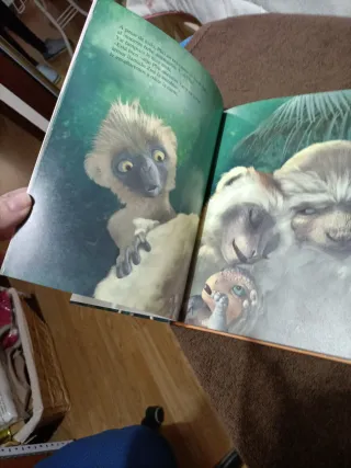 Dinosaurio (Clásicos Disney) (Spanish Edition)