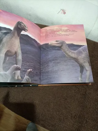 Dinosaurio (Clásicos Disney) (Spanish Edition)