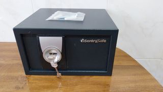 Caja Fuerte SentrySafe Nueva con Llaves