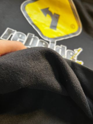 Funda cojín y sudadera Rebelde Way
