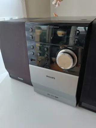 Mini Cadena Musical Philips Negra y Plateada