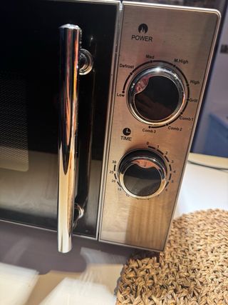 Horno Microondas con Grill Orbegozo