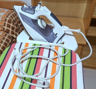 Plancha Rowenta + Tabla de Planchar