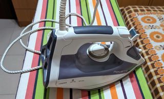 Plancha Rowenta + Tabla de Planchar