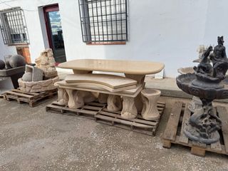 Fuentes de agua y figuras decorativas