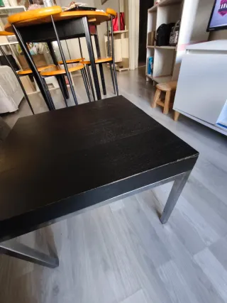 Mesa de centro o rincón negra