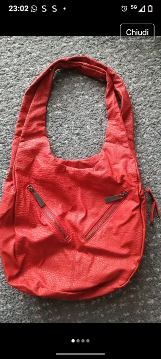 Borsa rossa con zip