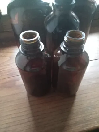 Bottiglie in cristallo ambra di varie dimensioni 3, 1 e 3/4 l