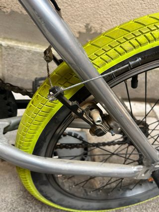 Bicicleta BMX Plata Neumáticos Amarillos