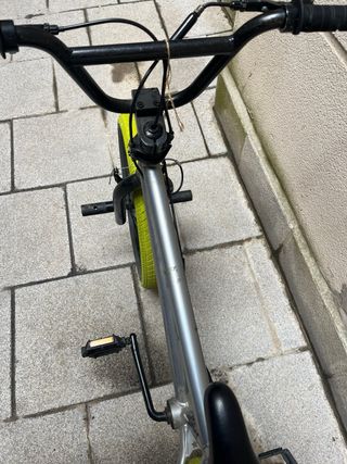 Bicicleta BMX Plata Neumáticos Amarillos