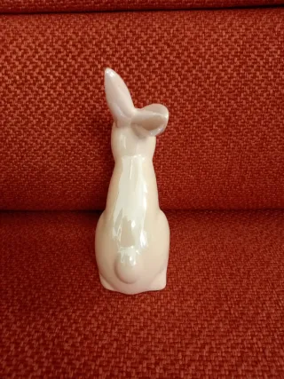 Coniglio in ceramica color crema