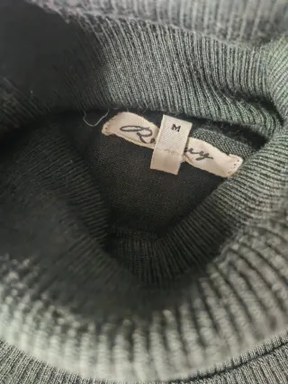 Abito verde collo alto