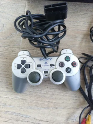 Consola Sony PS2 Negra + Mando y Cables