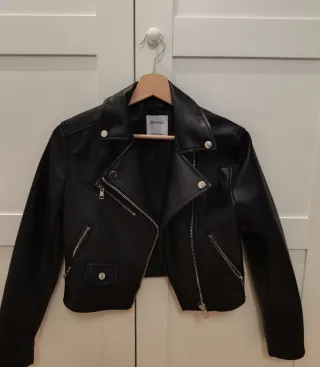 Chaqueta de cuero negra