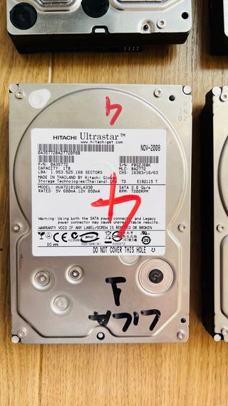 5 Discos Duros 1TB Hitachi/WD