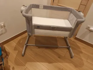 Minicuna Chicco Next2Me Magic EVO Color gris