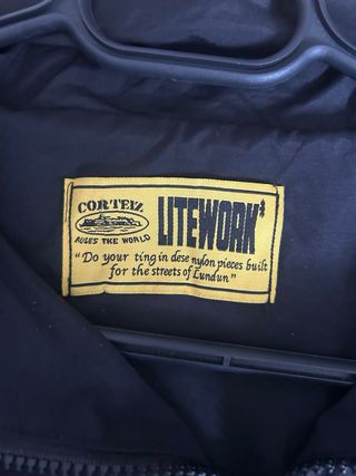 Cortavientos Corteiz x Brasil Negro/Gris