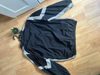 Cortavientos Corteiz x Brasil Negro/Gris