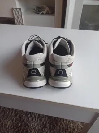 Zapatillas Salomon Talla 43 1/3 como nuevas