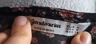 Vestido floral Stradivarius Talla M