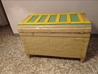 Baúl antiguo madera y chapa