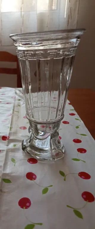 Jarrón de cristal tallado